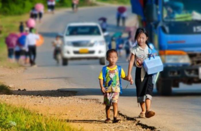 老挝美女做导游的话,才100元人民币一天(组图) 老挝美女做导游的话,才100元人民币一天(组图)