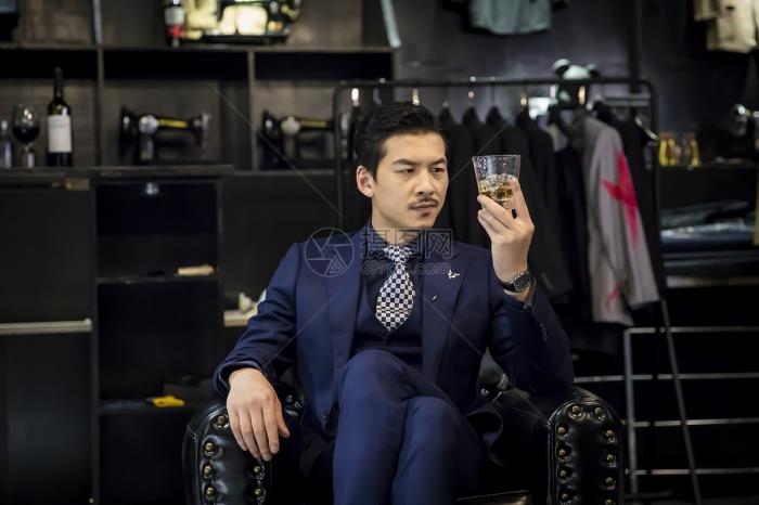 男商务伴游司机是真实的吗_北京商务伴游招聘骗局_郑州商务伴游招聘男