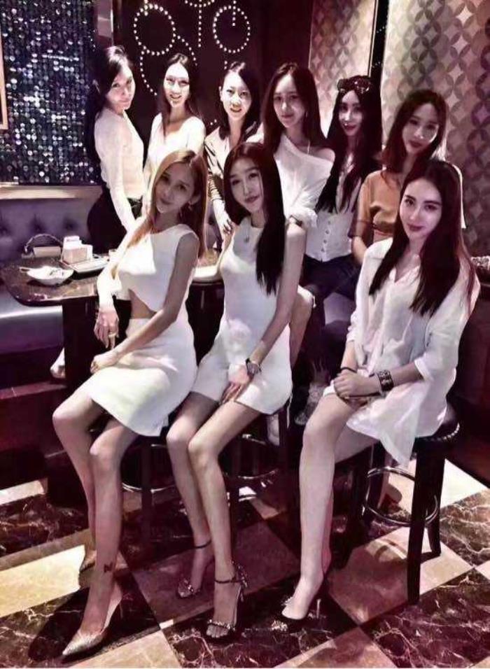 成都商务预约高端伴游模特陪游_成都高端私人伴游模特预约_高端商务模特预约网站