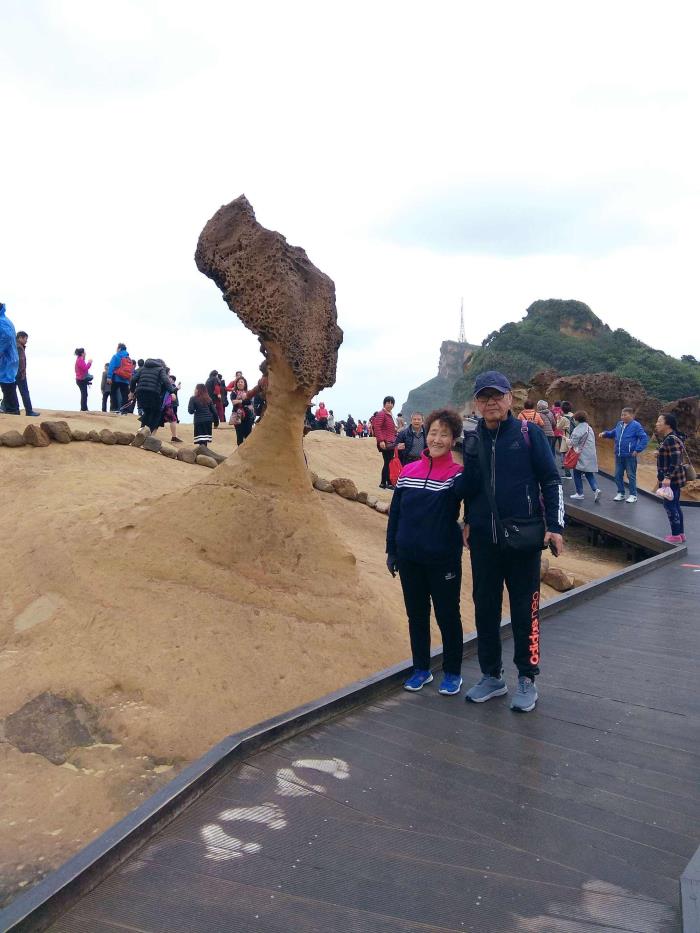 白叟带老伴游半个中国(白叟外出旅游)