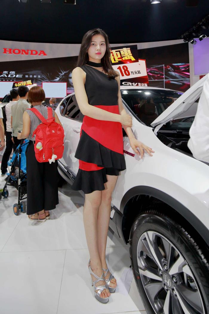 海口模特兼职中学生(海口哪里雇用兼职男模) 海口模特兼职中学生(海口哪里雇用兼职男模)