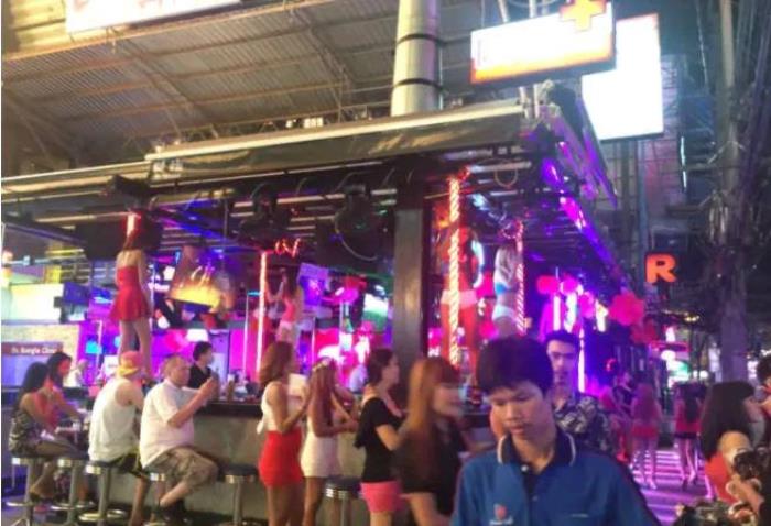  泰国的私人导游对美国游客那么热情，对中国游客却那么冷漠？