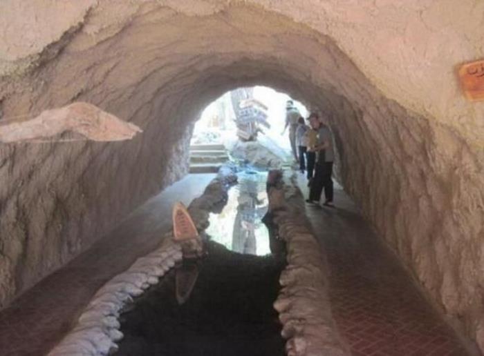 包罗和商务伴游游中国最美的地下河的词条