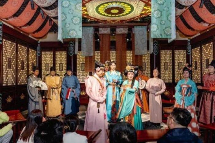 大唐芙蓉园晚上演出是免费的吗 大唐芙蓉园晚上演出是免费的吗