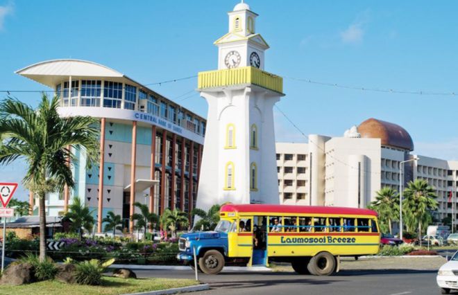 萨摩亚群岛，有典型的热带海岛风光