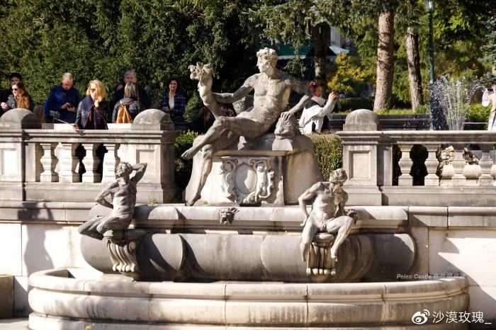 德国人到这个东欧国家当老大 花费1.2亿美元山寨了新天鹅堡