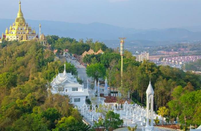 勐焕银塔 勐焕银塔