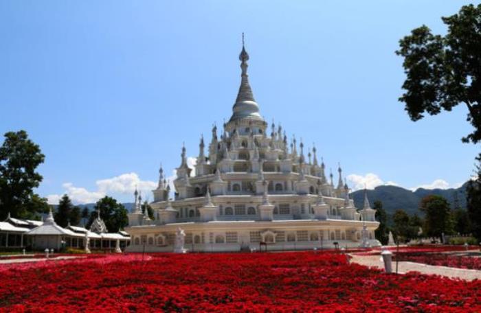 勐焕银塔 勐焕银塔