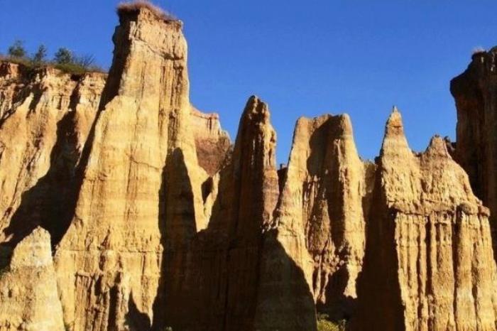 浪巴铺土林 浪巴铺土林