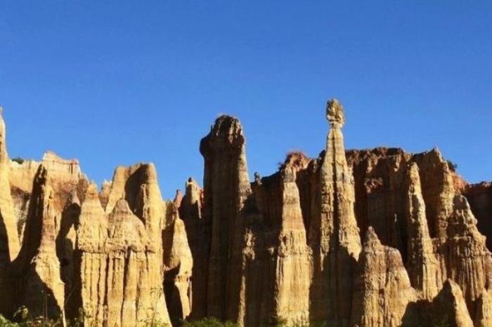 浪巴铺土林 浪巴铺土林