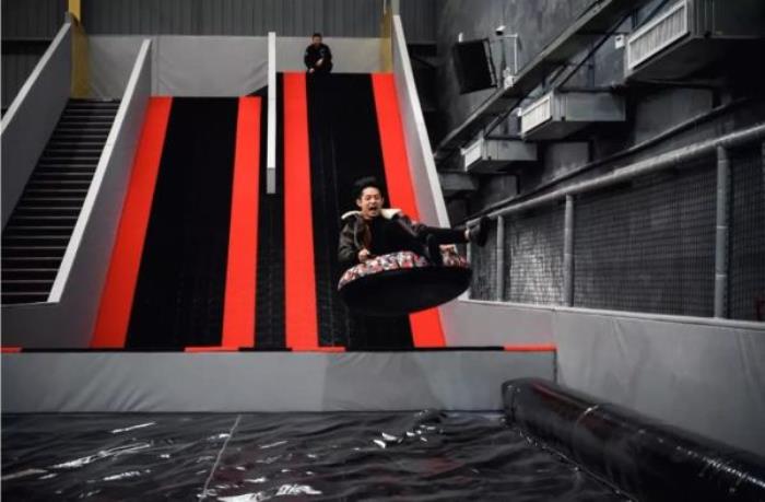 跃趣蹦床运动工厂 跃趣蹦床运动工厂