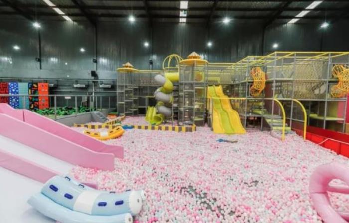 跃趣蹦床运动工厂 跃趣蹦床运动工厂