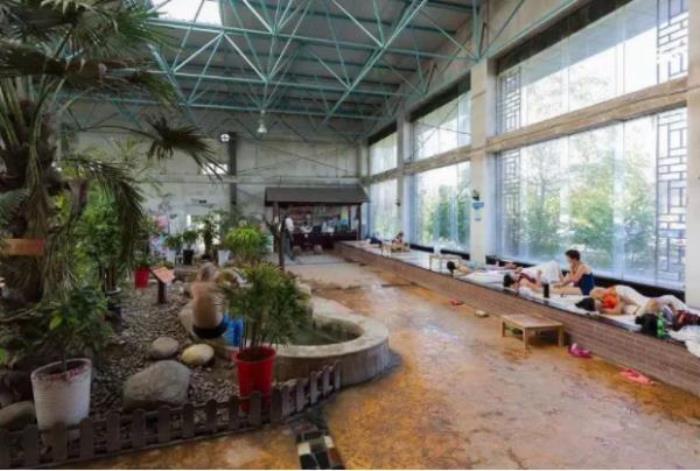 蓝波湾温泉水世界 蓝波湾温泉水世界