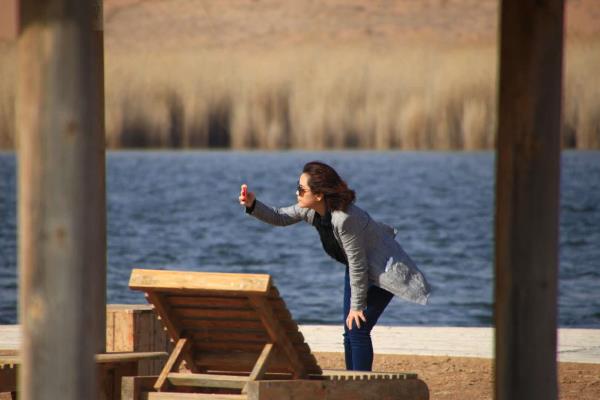 腾格里沙漠月亮湖 腾格里沙漠月亮湖