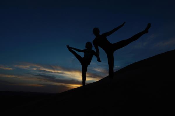 腾格里沙漠月亮湖 腾格里沙漠月亮湖