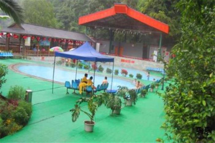 螺髻山温泉山庄 螺髻山温泉山庄