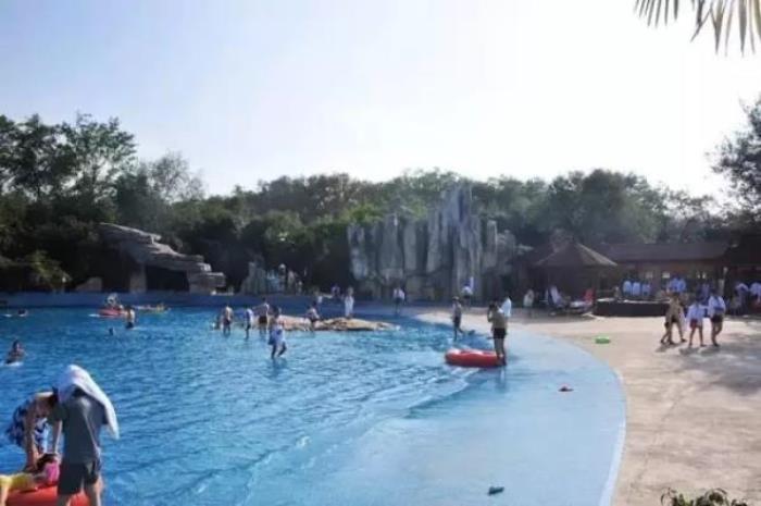 金孔雀温泉旅游度假村