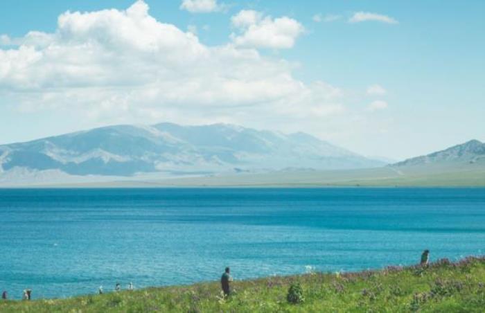 拉蒙古自治州赛里木湖景区 拉蒙古自治州赛里木湖景区