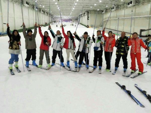 秦岭四季室内滑雪馆 秦岭四季室内滑雪馆