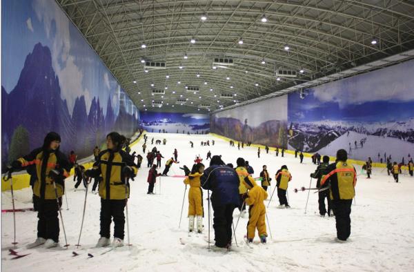 秦岭四季室内滑雪馆 秦岭四季室内滑雪馆