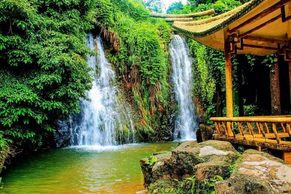 雁山瀑布 雁山瀑布