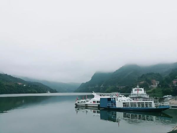 雁山瀑布 雁山瀑布