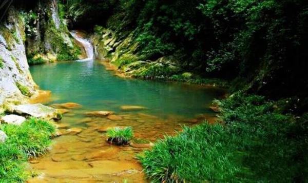 雁山瀑布 雁山瀑布