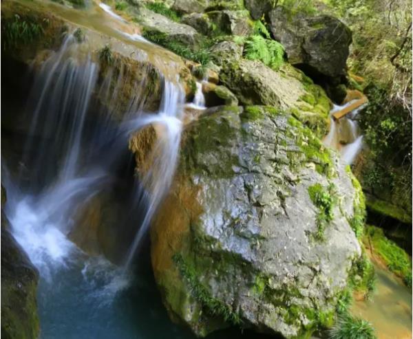 雁山瀑布 雁山瀑布