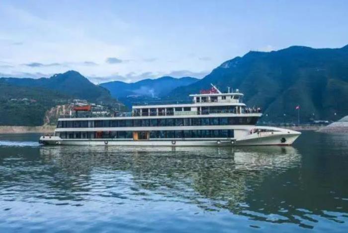 高峡平湖游船（船游三峡）