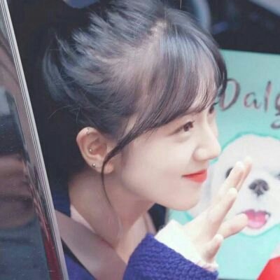 安康伴游歌手主播岑芳荃 安康伴游歌手主播岑芳荃