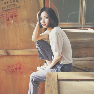 嘉峪关导游漂亮车模烟娴沛 嘉峪关导游漂亮车模烟娴沛