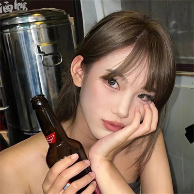 北京美女陪玩外汇交易员伯⼭彤 北京美女陪玩外汇交易员伯⼭彤