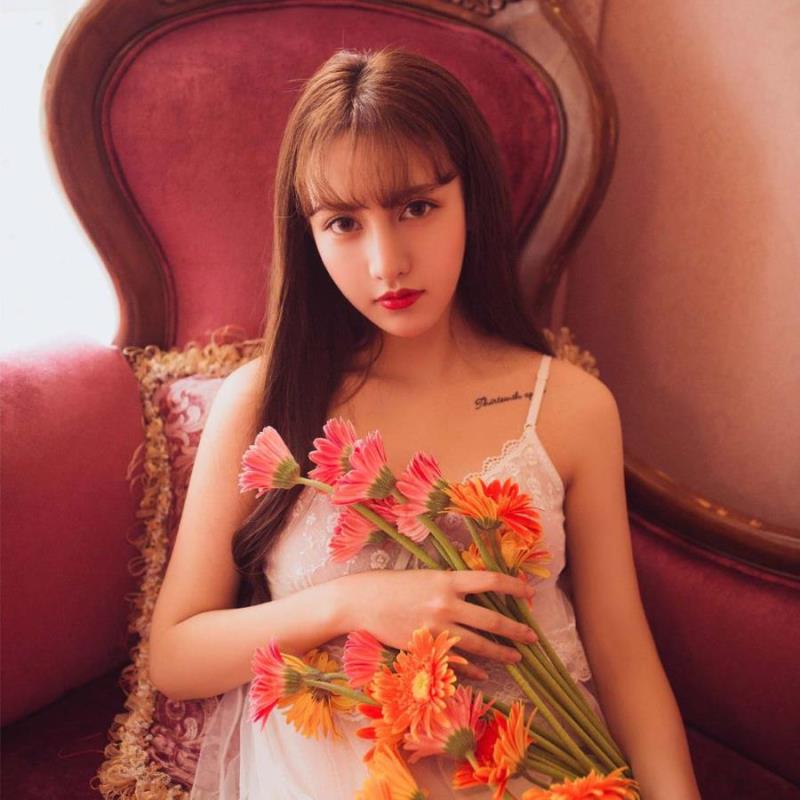 广州伴游小姐姐广告杭卿洁