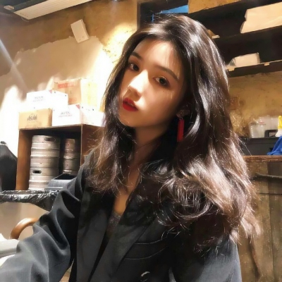 深圳美女陪玩美妆网红利八琛