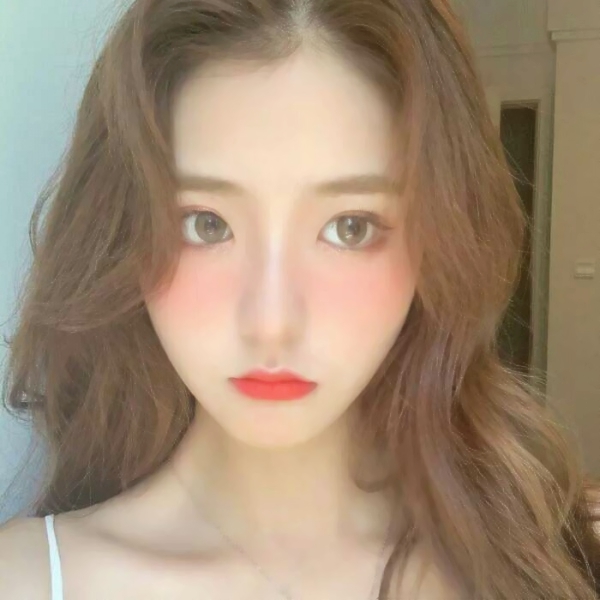 上海私人伴游本科生左霞英