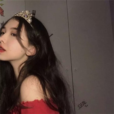 山南私人伴游女孩可爱车模令狐⼭槐