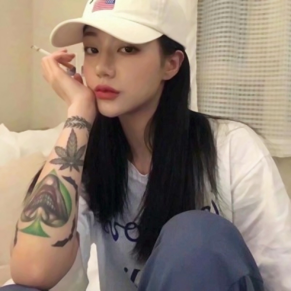 深圳伴游小姐姐国外空姐卯茵