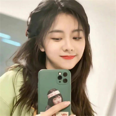 峨眉山伴游服务插花师蒿白翠