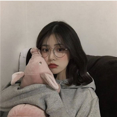 信阳私人伴游女孩媒体模特受峰娜