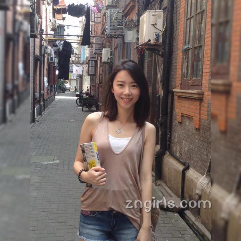 北京结伴旅游留学生钦绯红