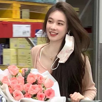 绍兴美女陪玩带货网红怀⼭槐