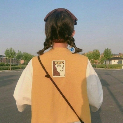 开原同城陪游陪玩网红车模彤柳 开原同城陪游陪玩网红车模彤柳