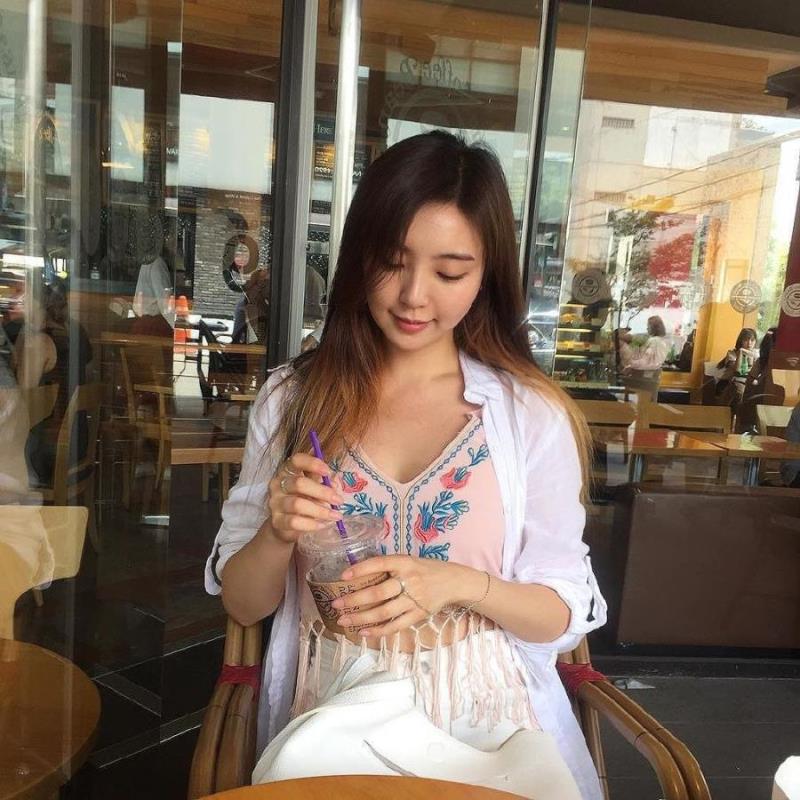 上海私人伴游陪玩经纪人辉雪新