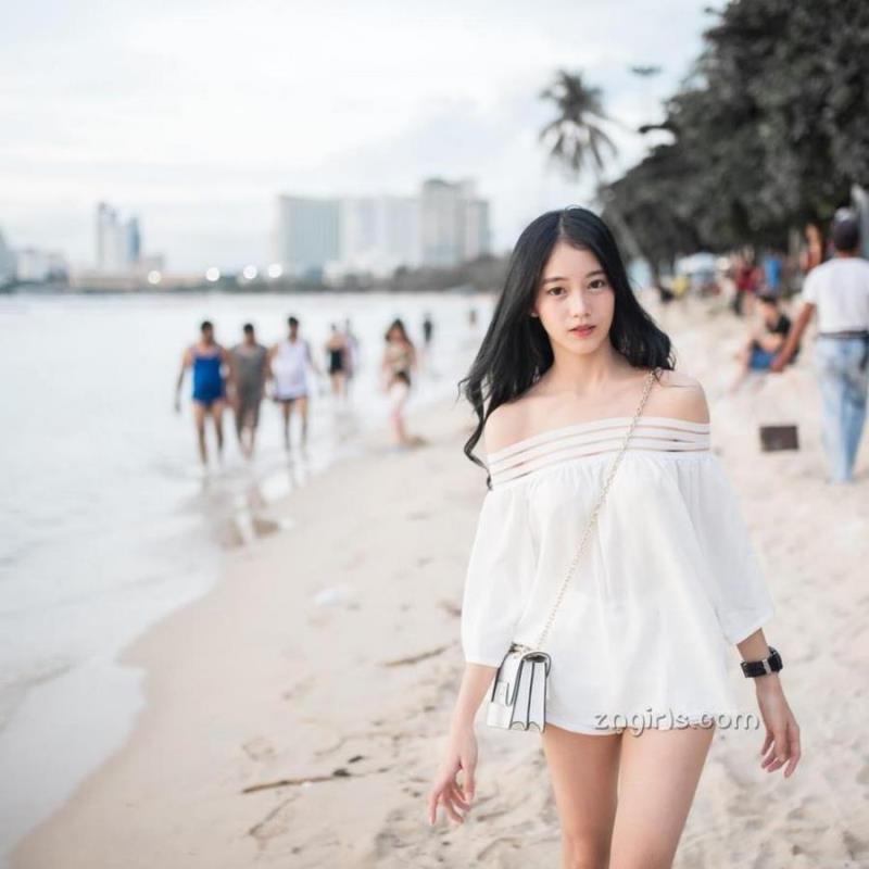 青岛私人伴游女孩假花制作淡舟瑶